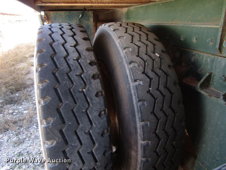 image for item DG6707 2006 Peterbilt 357 winch truck