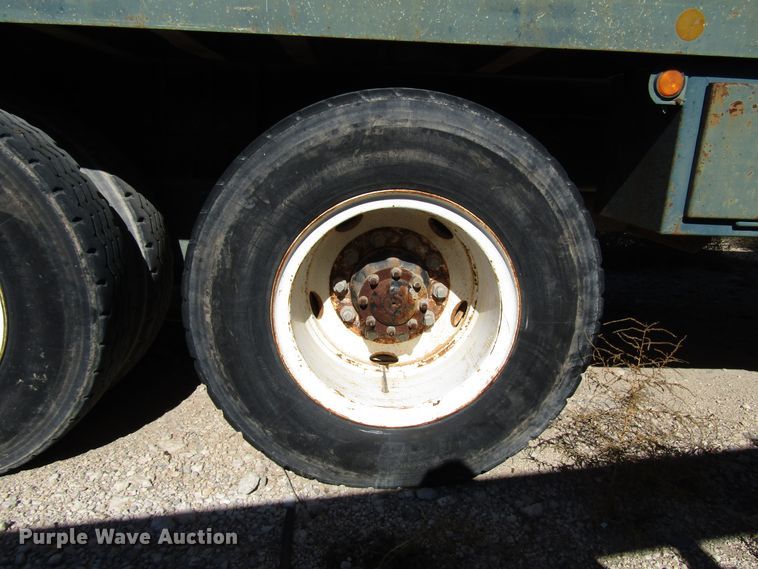 image for item DG6707 2006 Peterbilt 357 winch truck