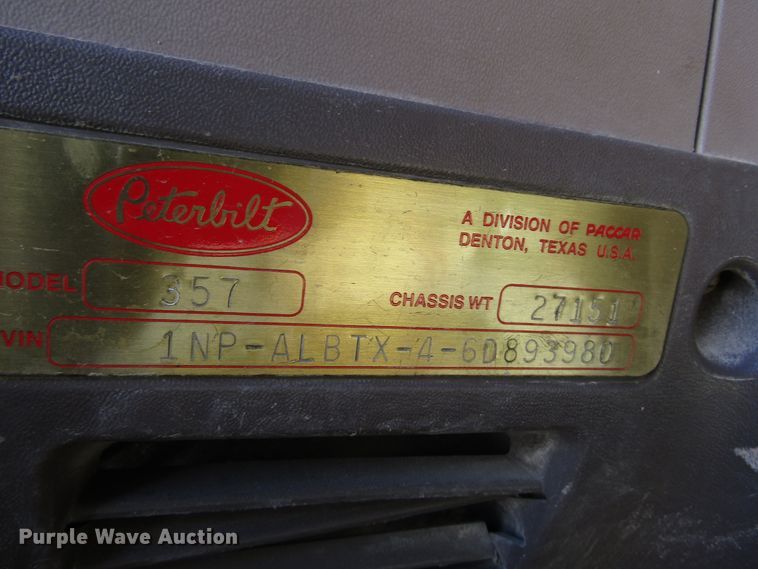 image for item DG6707 2006 Peterbilt 357 winch truck