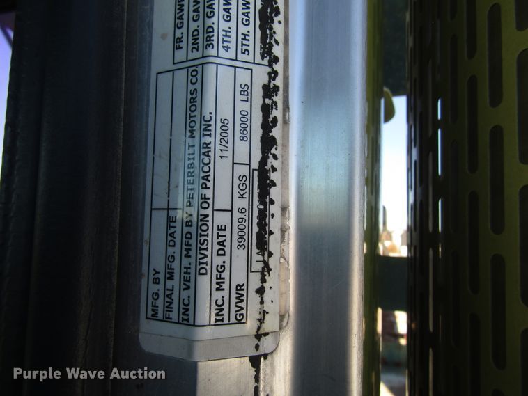 image for item DG6707 2006 Peterbilt 357 winch truck