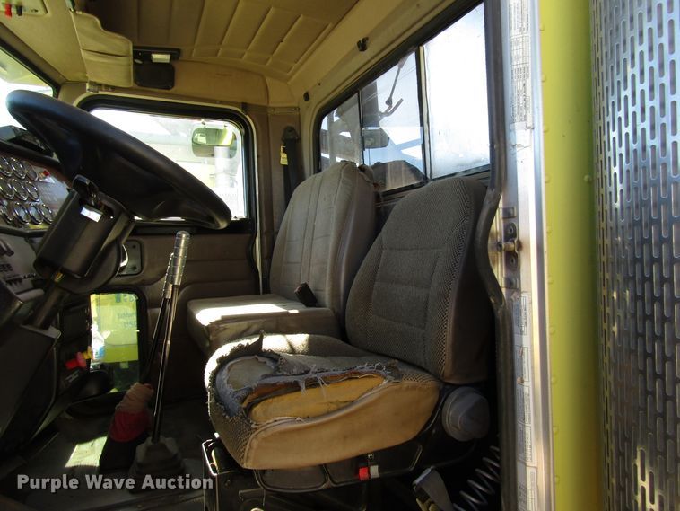 image for item DG6708 2006 Peterbilt 357 winch truck