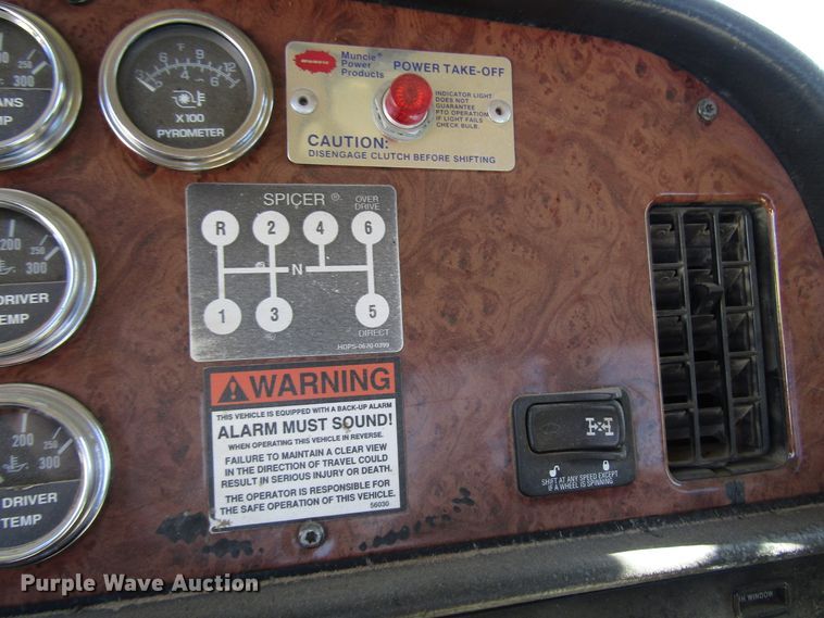 image for item DG6708 2006 Peterbilt 357 winch truck