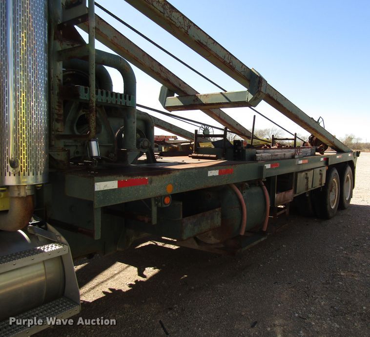 image for item DG6708 2006 Peterbilt 357 winch truck