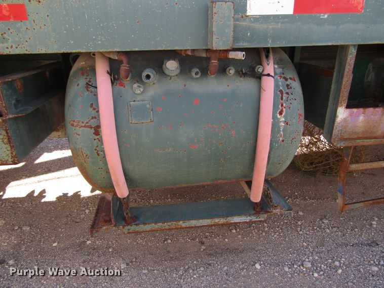 image for item DG6708 2006 Peterbilt 357 winch truck