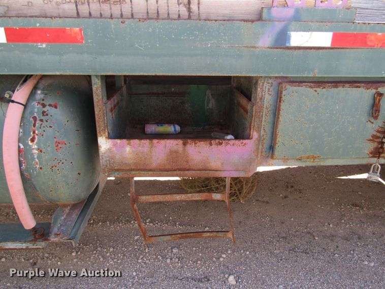 image for item DG6708 2006 Peterbilt 357 winch truck