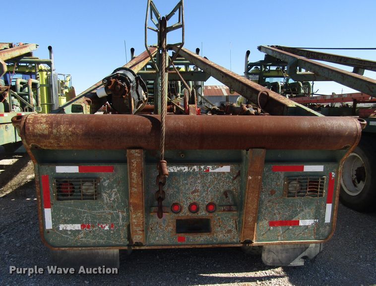 image for item DG6708 2006 Peterbilt 357 winch truck