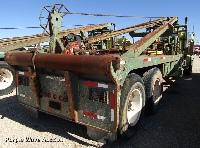 image for item DG6708 2006 Peterbilt 357 winch truck