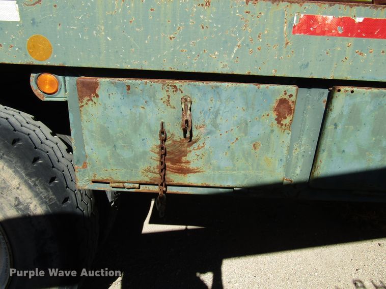 image for item DG6708 2006 Peterbilt 357 winch truck