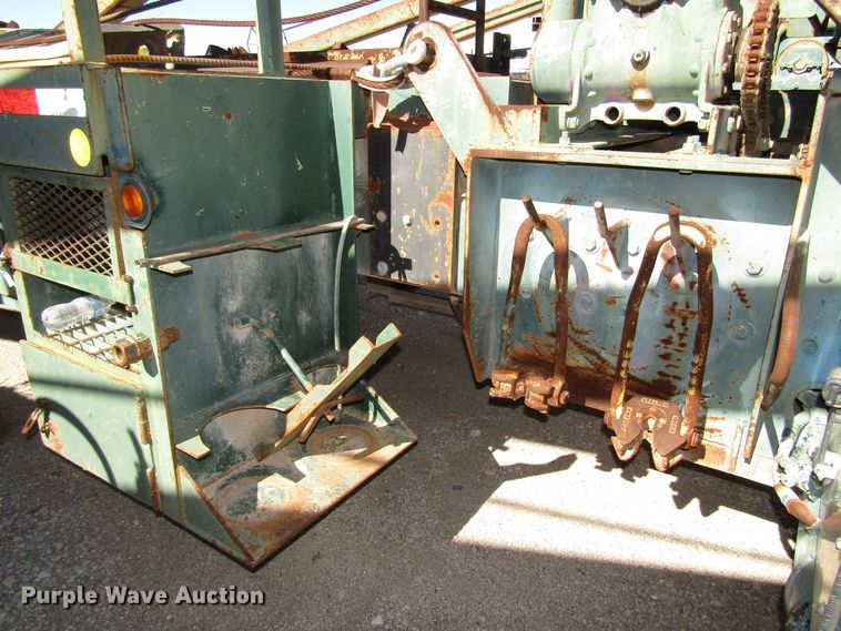 image for item DG6708 2006 Peterbilt 357 winch truck