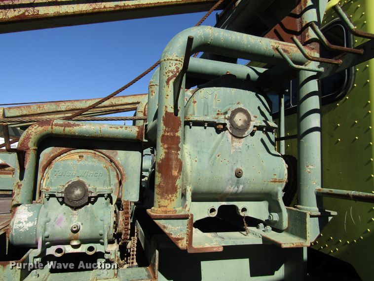 image for item DG6708 2006 Peterbilt 357 winch truck