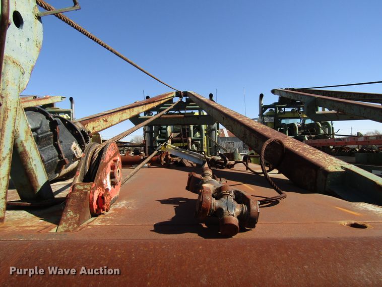 image for item DG6708 2006 Peterbilt 357 winch truck