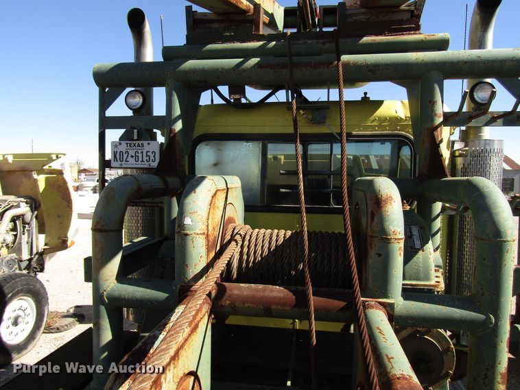 image for item DG6708 2006 Peterbilt 357 winch truck