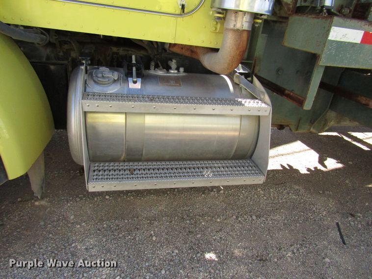 image for item DG6708 2006 Peterbilt 357 winch truck