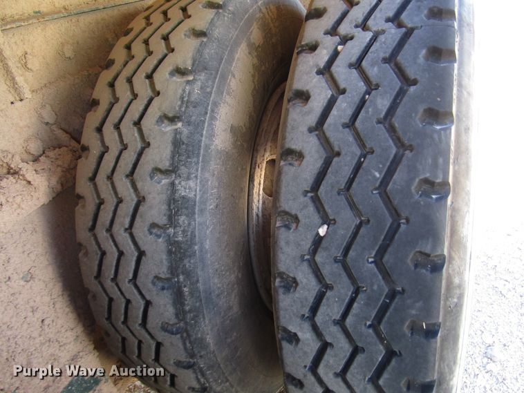 image for item DG6708 2006 Peterbilt 357 winch truck