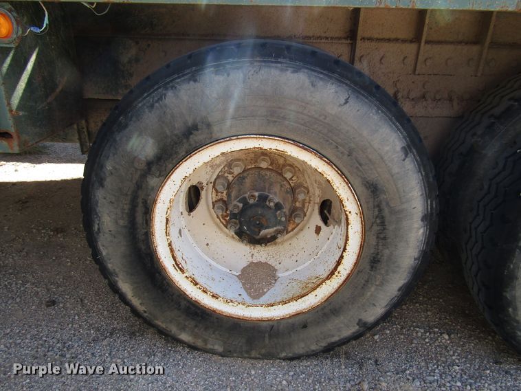 image for item DG6708 2006 Peterbilt 357 winch truck