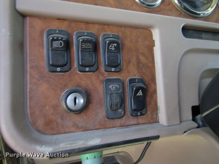 image for item DG6709 2007 Peterbilt 357 winch truck