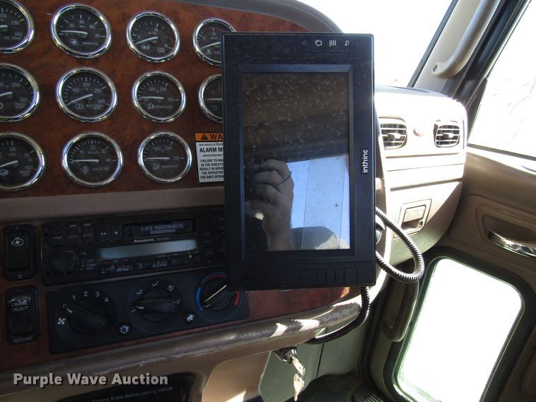 image for item DG6709 2007 Peterbilt 357 winch truck