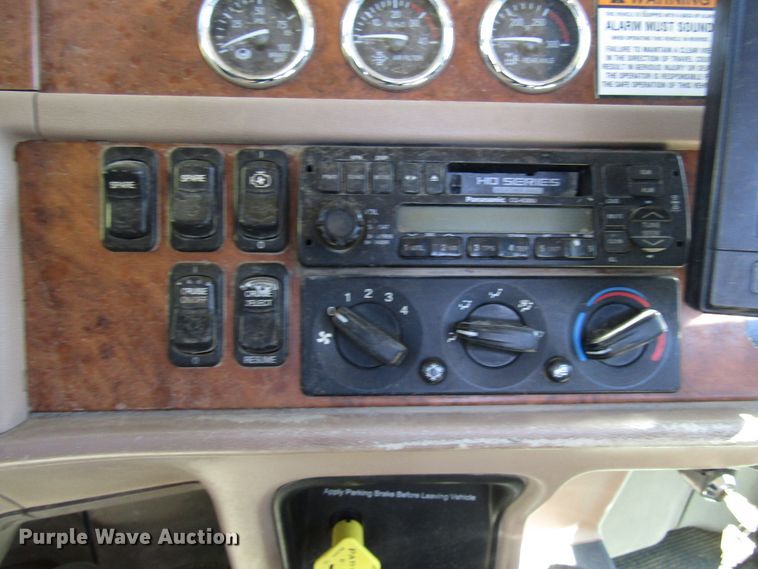 image for item DG6709 2007 Peterbilt 357 winch truck