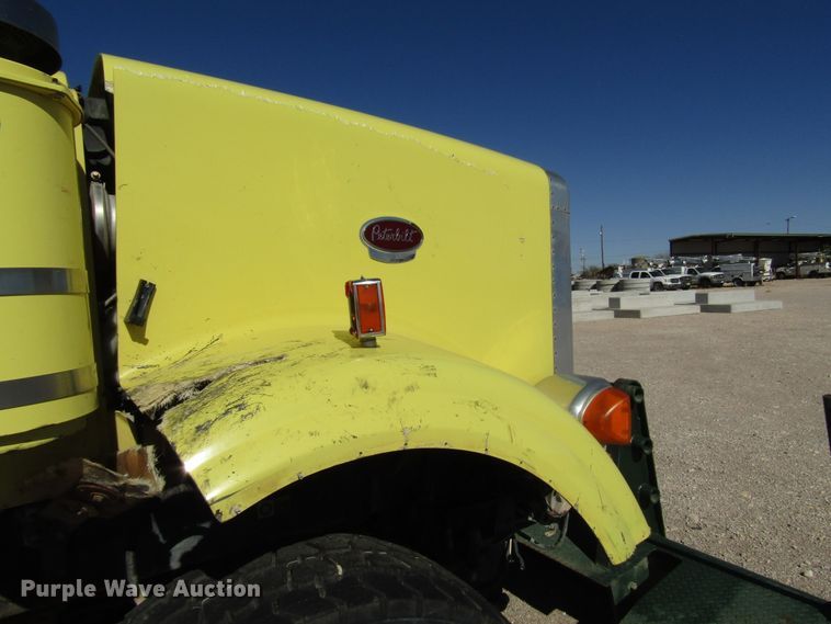 image for item DG6709 2007 Peterbilt 357 winch truck