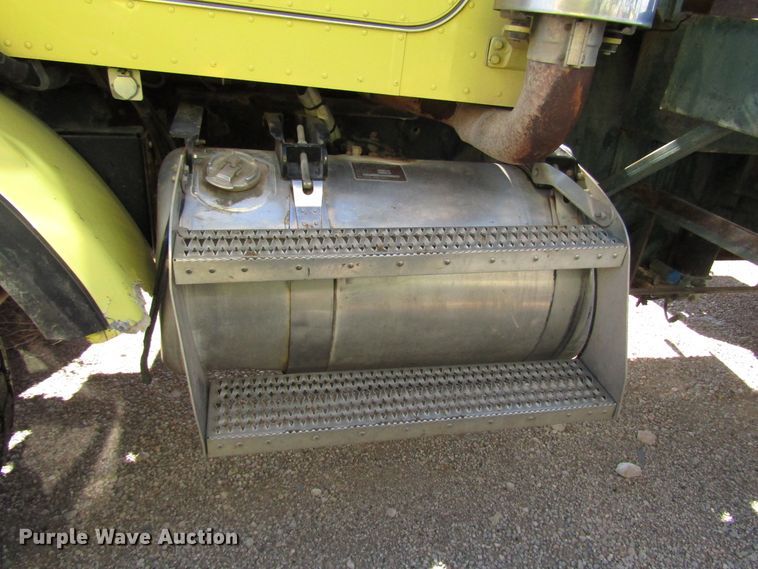 image for item DG6709 2007 Peterbilt 357 winch truck