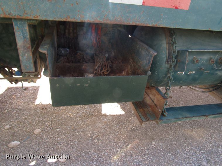 image for item DG6709 2007 Peterbilt 357 winch truck