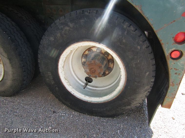 image for item DG6709 2007 Peterbilt 357 winch truck