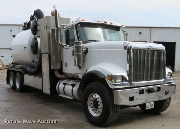 image for item DH1625 2004 International 5900i hydrovac truck