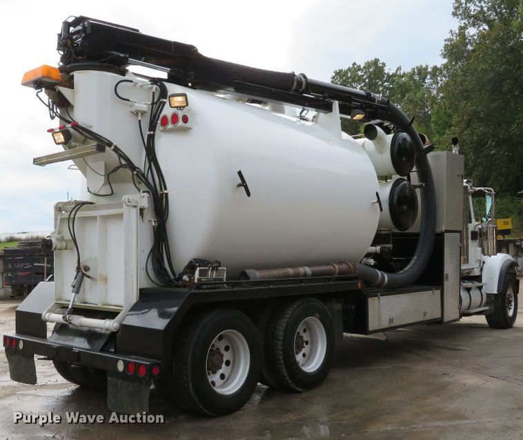 image for item DH1625 2004 International 5900i hydrovac truck