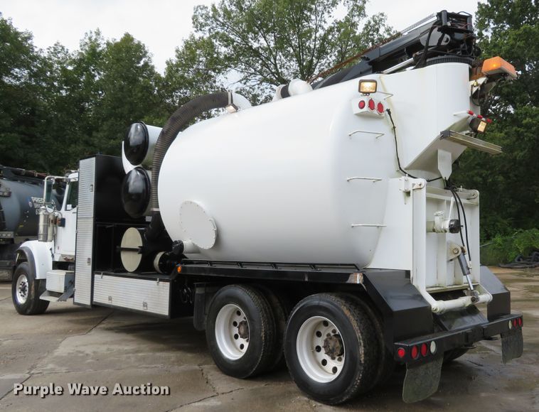 image for item DH1625 2004 International 5900i hydrovac truck