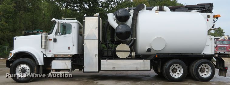 image for item DH1625 2004 International 5900i hydrovac truck