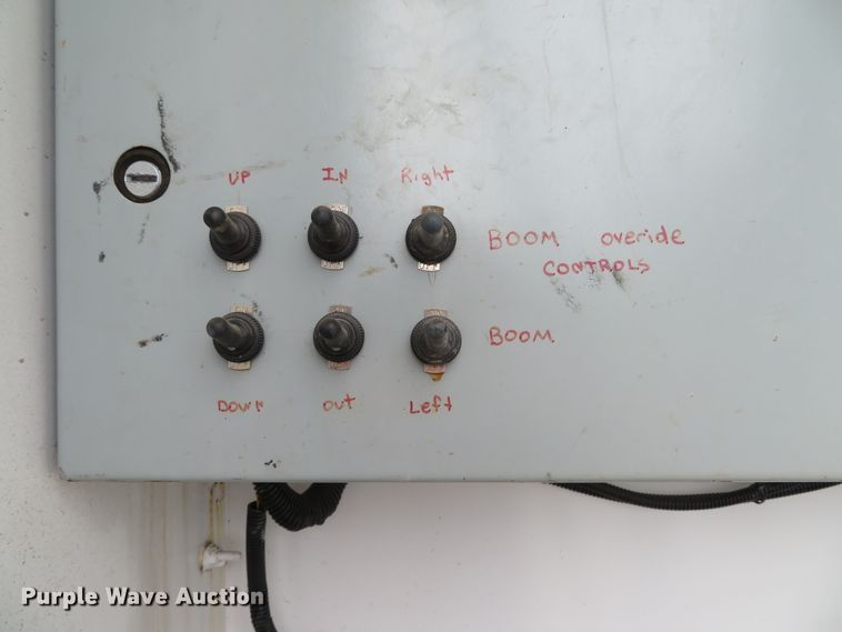 image for item DH1625 2004 International 5900i hydrovac truck