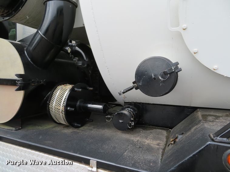 image for item DH1625 2004 International 5900i hydrovac truck