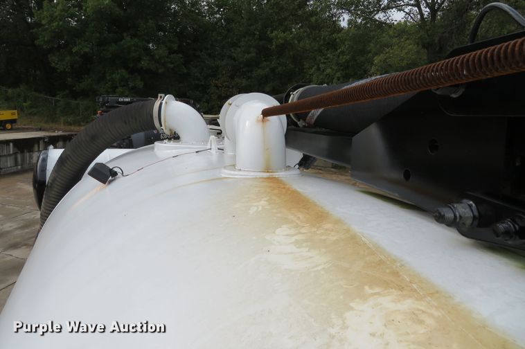 image for item DH1625 2004 International 5900i hydrovac truck