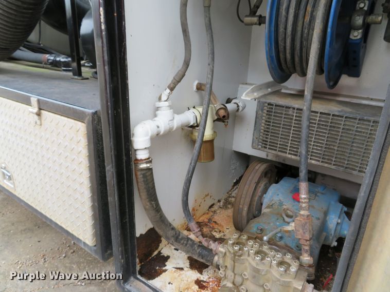 image for item DH1625 2004 International 5900i hydrovac truck