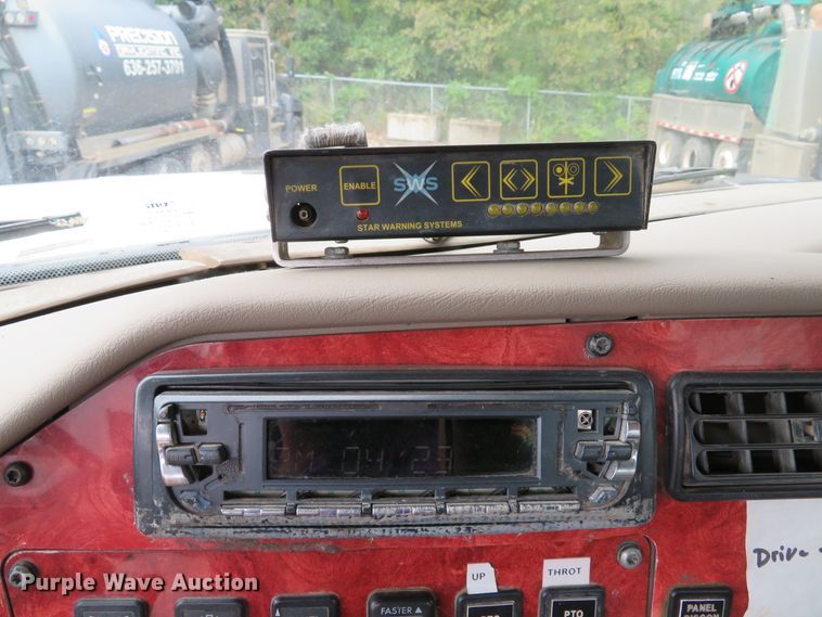 image for item DH1625 2004 International 5900i hydrovac truck