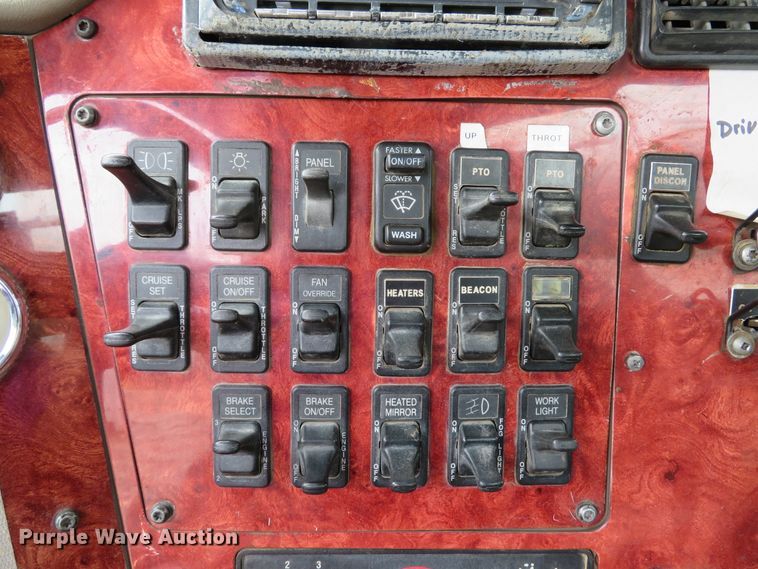 image for item DH1625 2004 International 5900i hydrovac truck