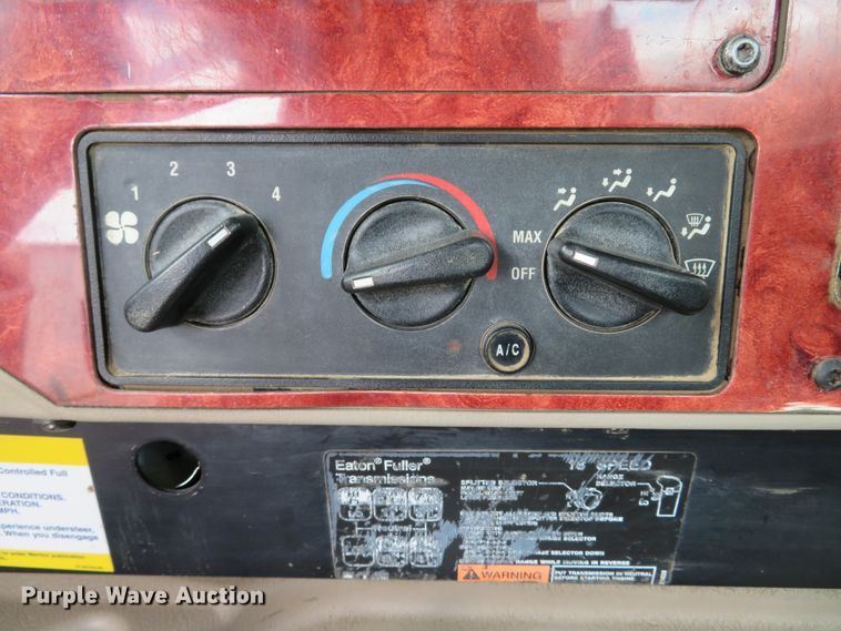 image for item DH1625 2004 International 5900i hydrovac truck