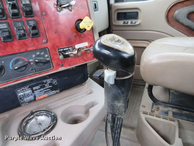 image for item DH1625 2004 International 5900i hydrovac truck