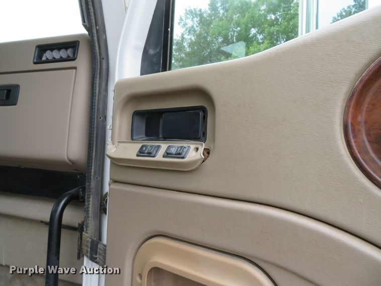 image for item DH1625 2004 International 5900i hydrovac truck