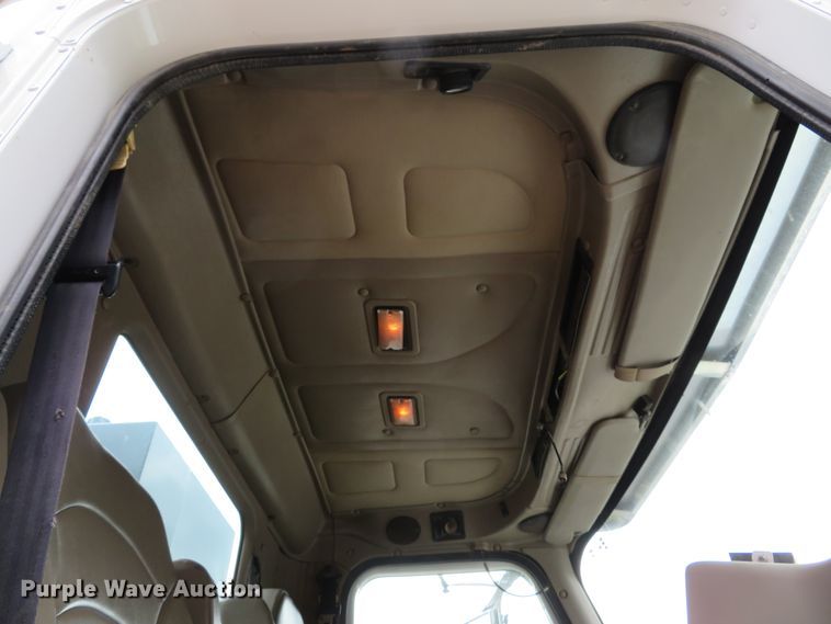 image for item DH1625 2004 International 5900i hydrovac truck