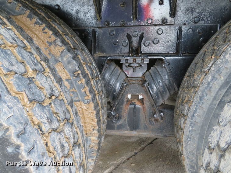 image for item DH1625 2004 International 5900i hydrovac truck