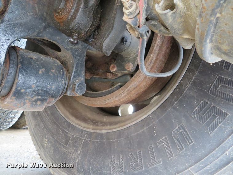 image for item DH1625 2004 International 5900i hydrovac truck