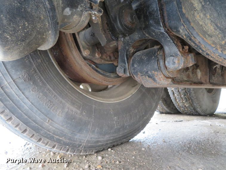 image for item DH1625 2004 International 5900i hydrovac truck