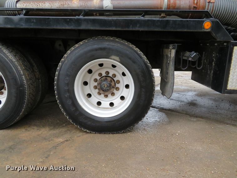 image for item DH1625 2004 International 5900i hydrovac truck