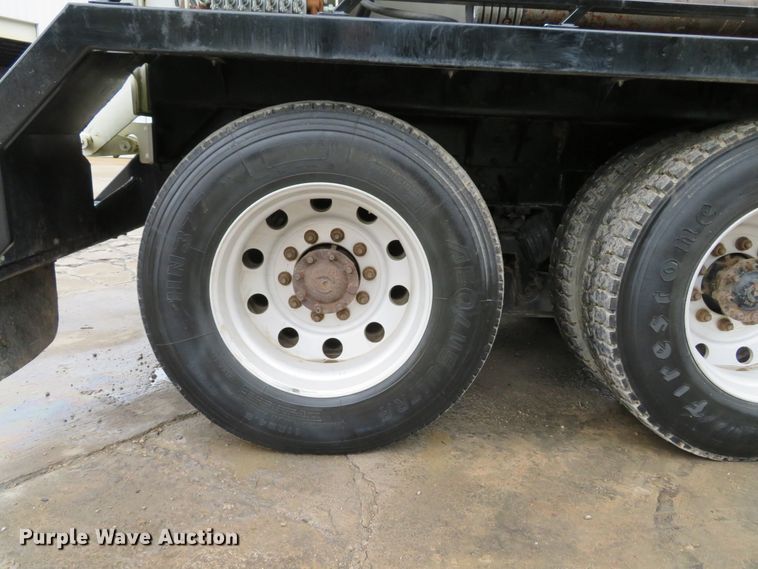 image for item DH1625 2004 International 5900i hydrovac truck