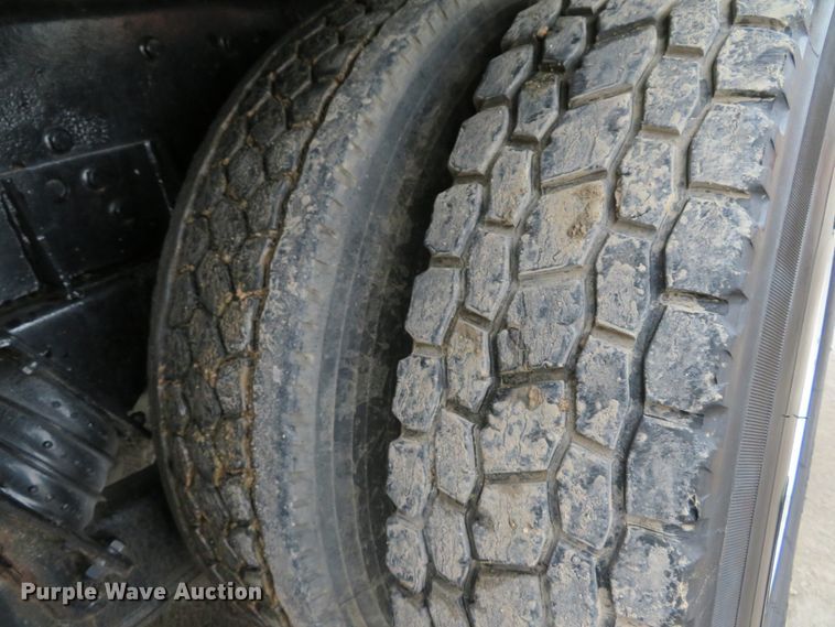 image for item DH1625 2004 International 5900i hydrovac truck