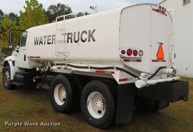 image for item DH1626 2006 International 4400 tank truck