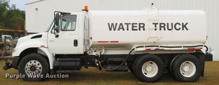 image for item DH1626 2006 International 4400 tank truck