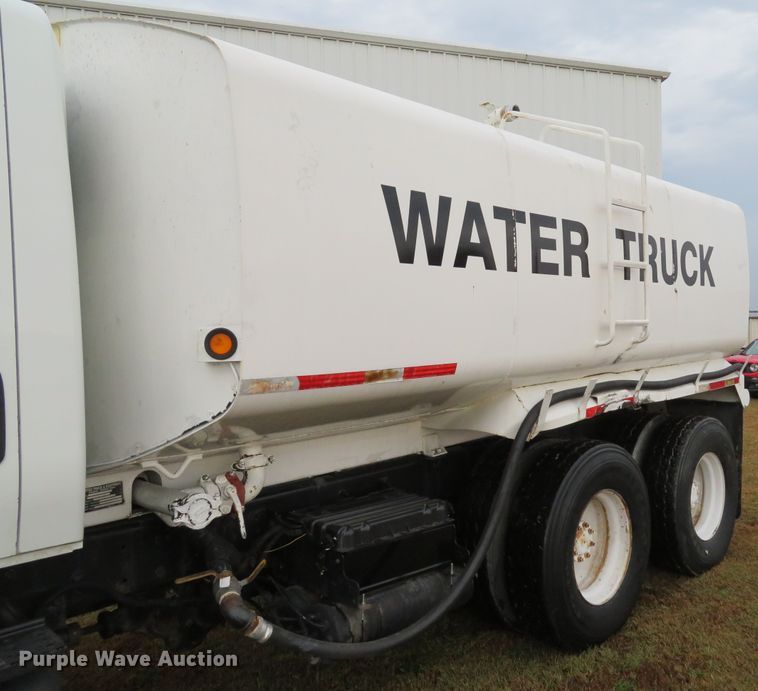image for item DH1626 2006 International 4400 tank truck