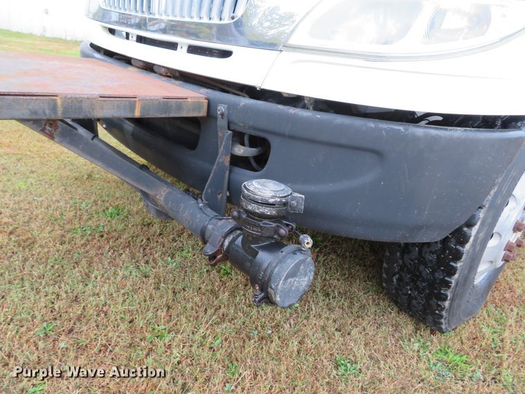 image for item DH1626 2006 International 4400 tank truck